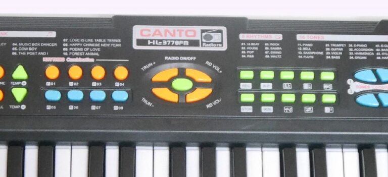 Piano électronique 37 touches avec micro et radio FM ( alimentation électrique et piles ) – Image 7